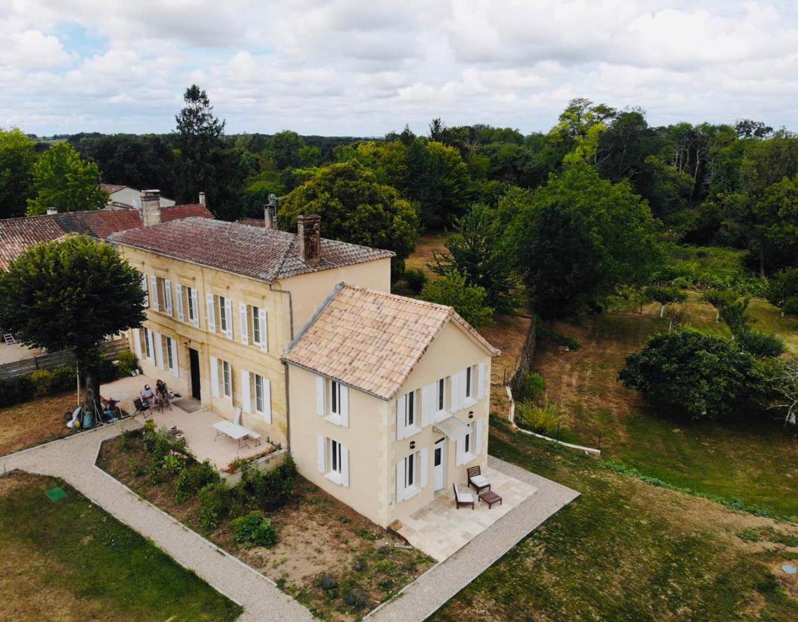 Allee Des Roses Saint-Philippe-d'Aiguille Exterior photo